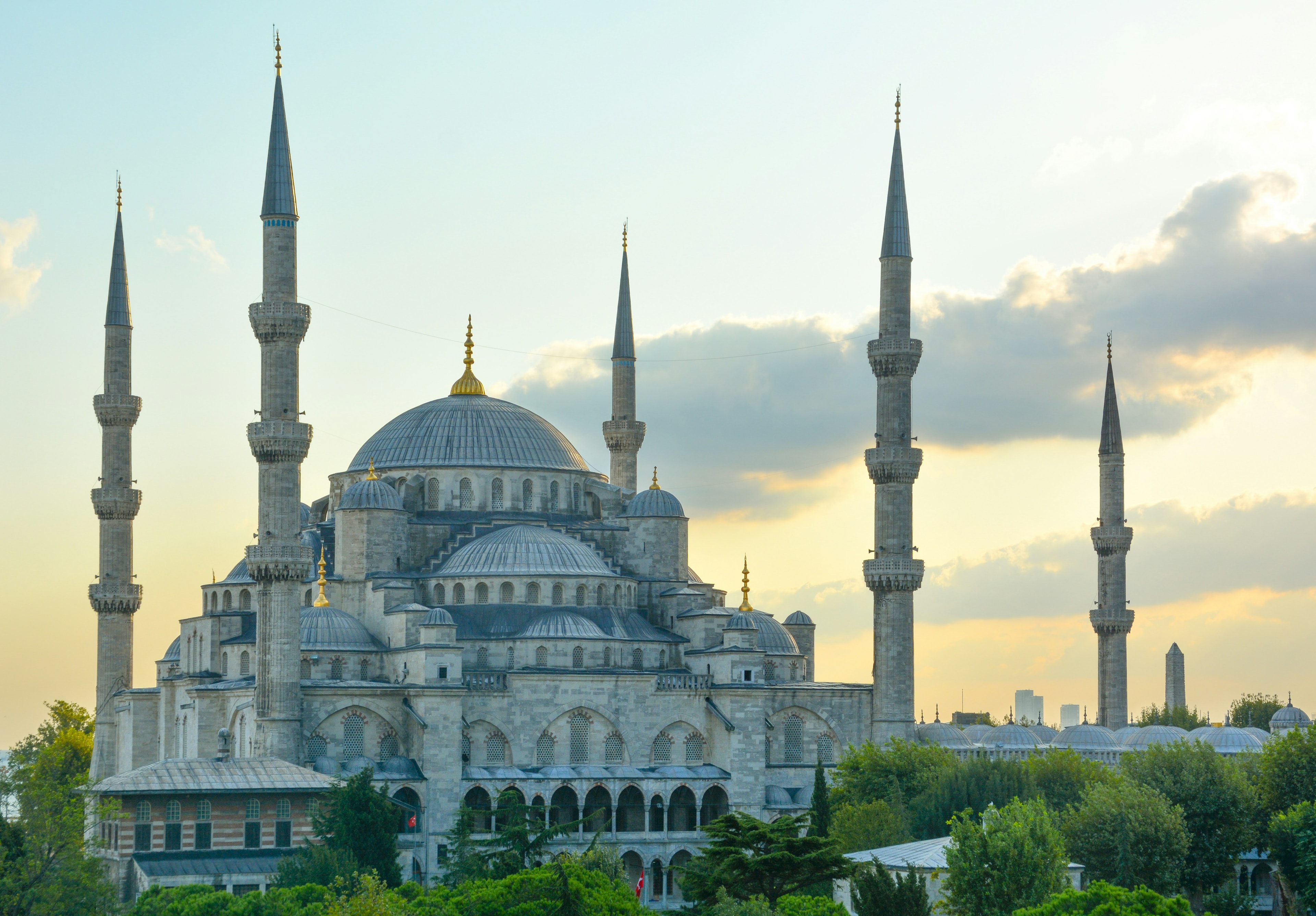 İstanbul’da Sultanahmet Camii, akşam ışığında